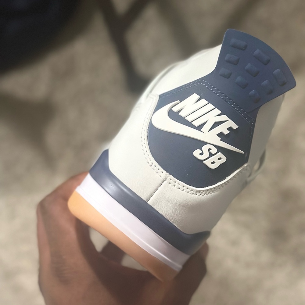 Men’s Air Jordan 4 SB Navy